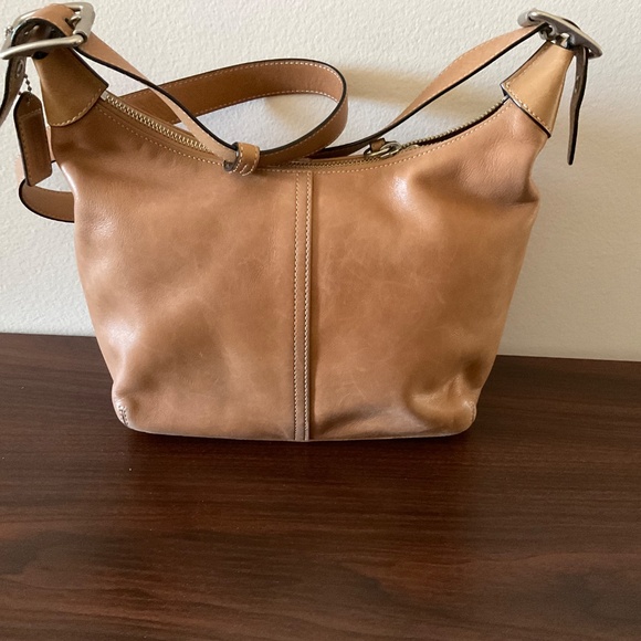 Tan Coach purse - Picture 2 of 5